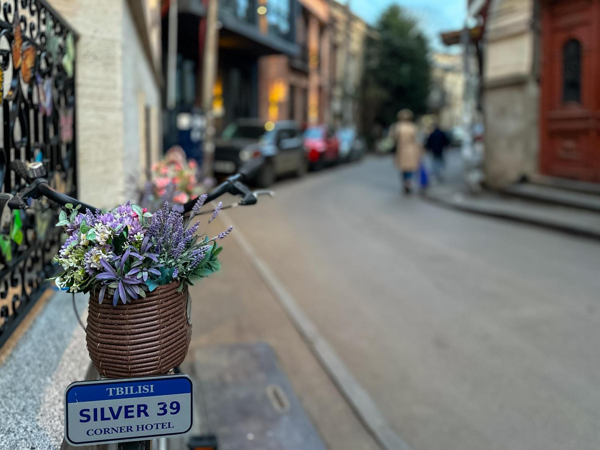 Silver 39 Corner Hotel ティビリシ エクステリア 写真