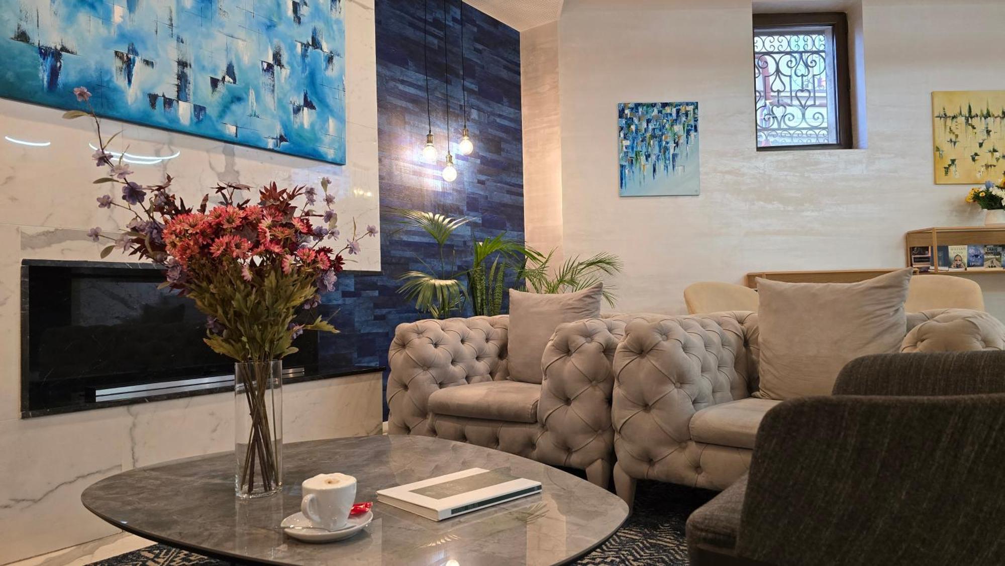 Silver 39 Corner Hotel ティビリシ エクステリア 写真